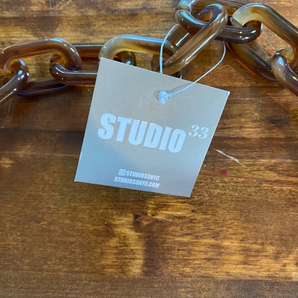 Studio 33 multi color purse with chain strap. - Picture 5 of 7